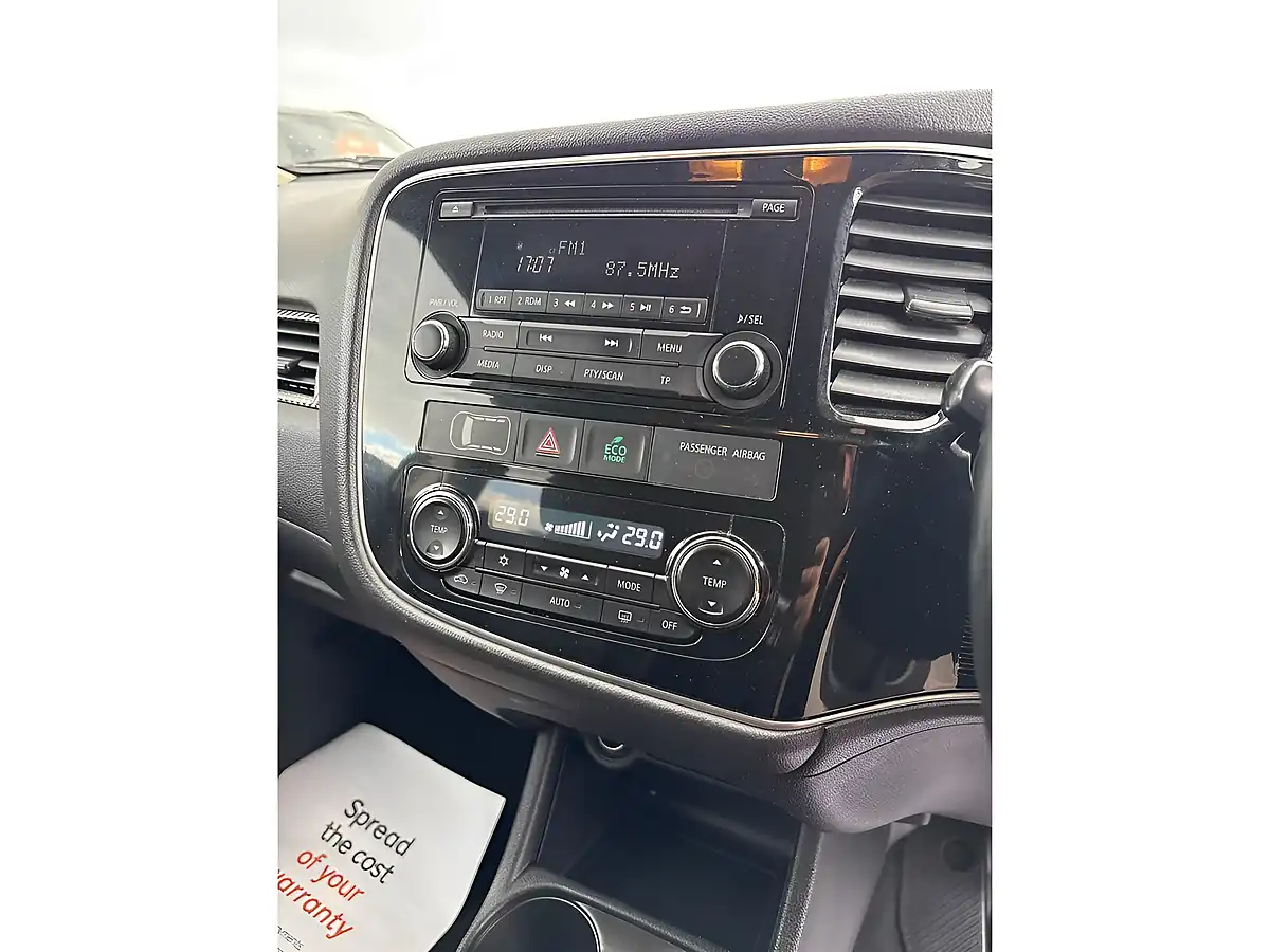 Used 2015 Mitsubishi Outlander GX3 Brown - Interior and Exterior details 17