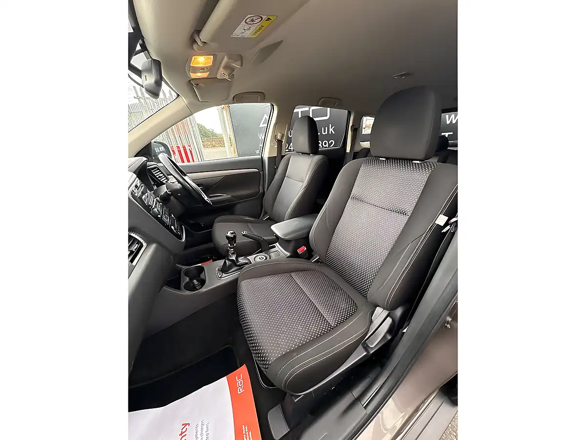 Used 2015 Mitsubishi Outlander GX3 Brown - Interior and Exterior details 19