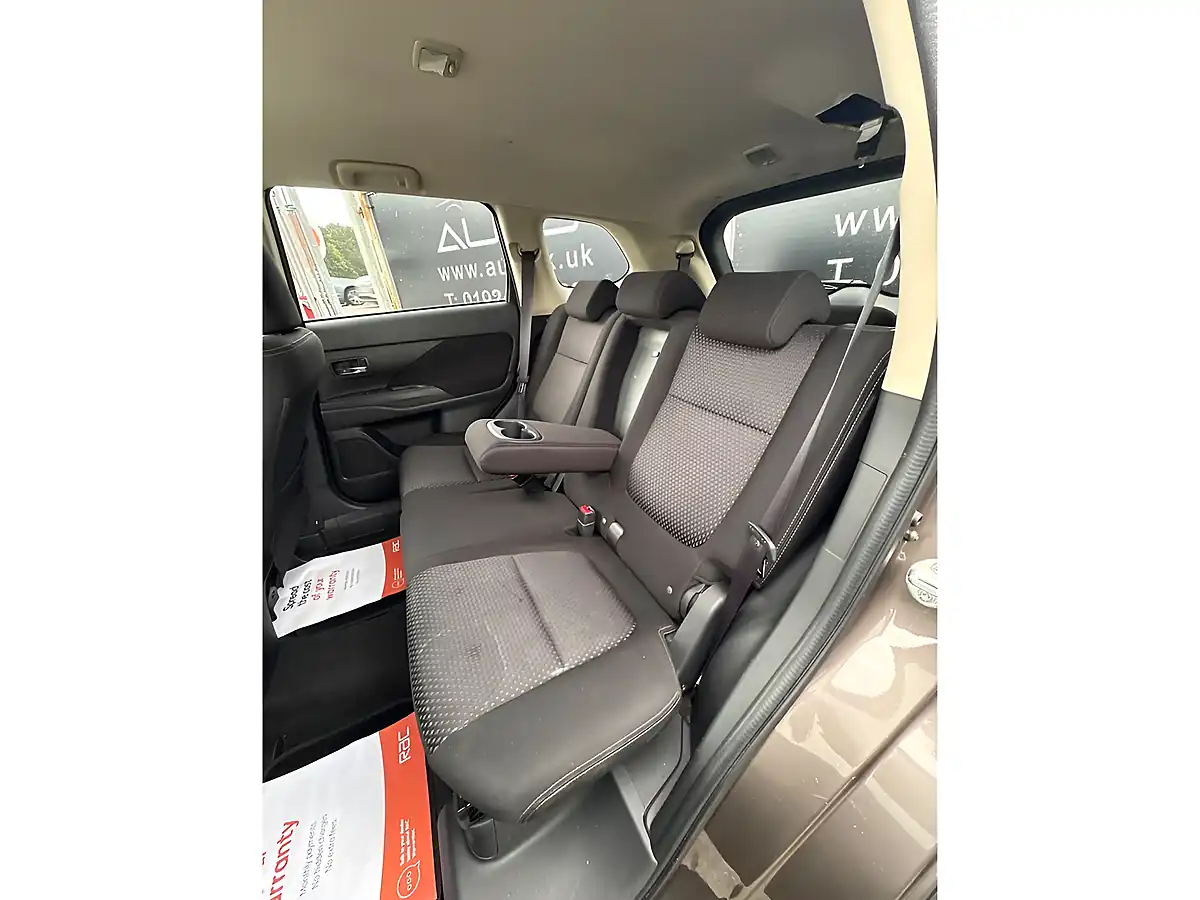 Used 2015 Mitsubishi Outlander GX3 Brown - Interior and Exterior details 20