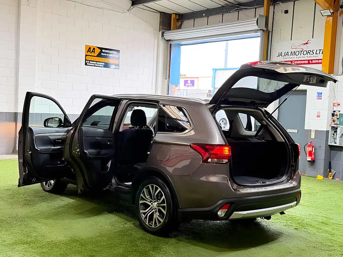 Used 2015 Mitsubishi Outlander GX3 Brown - Interior and Exterior details 13