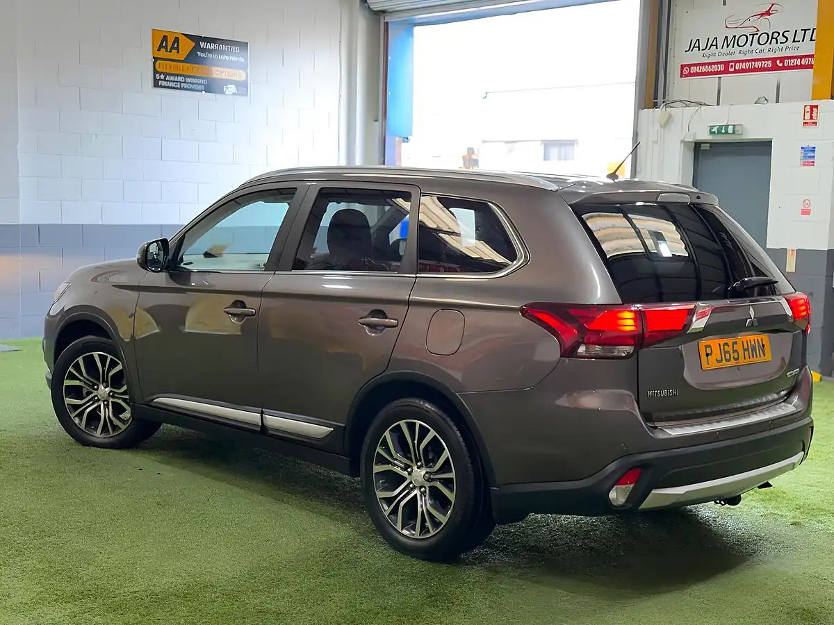 Used 2015 Mitsubishi Outlander GX3 Brown - Interior and Exterior details 3