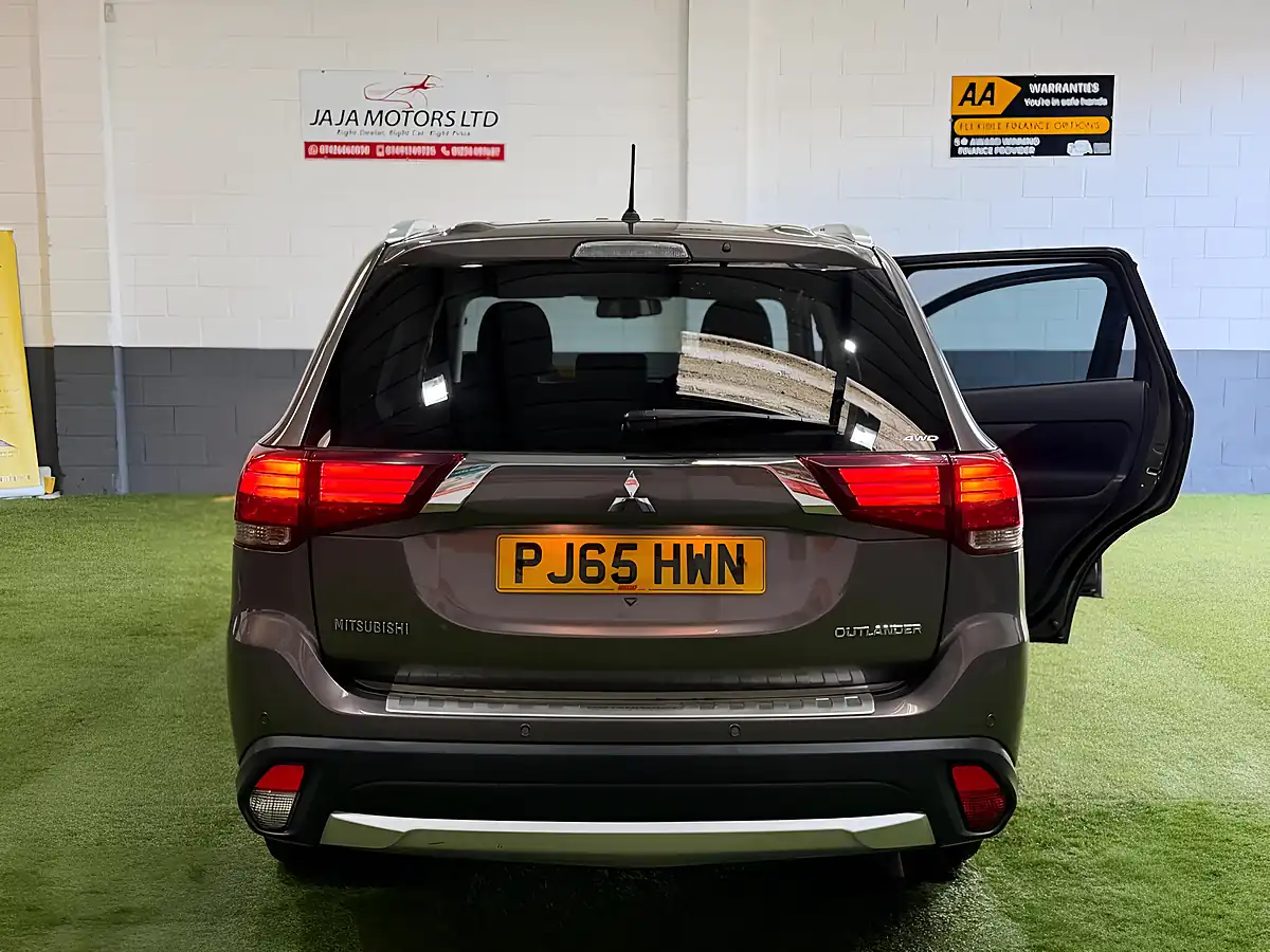 Used 2015 Mitsubishi Outlander GX3 Brown - Interior and Exterior details 4