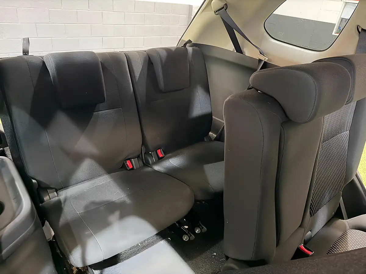 Used 2015 Mitsubishi Outlander GX3 Brown - Interior and Exterior details 7
