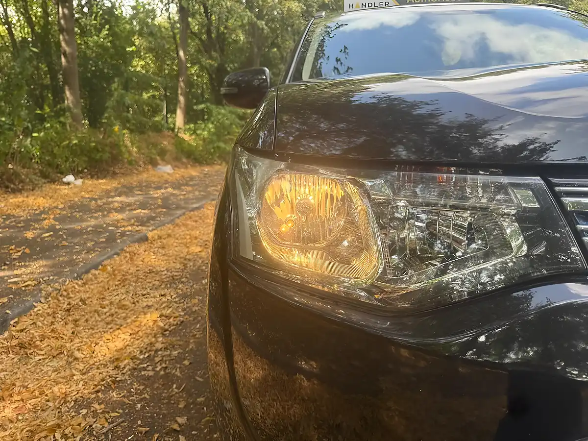 Used 2015 Mitsubishi Outlander GX3h Black - Interior and Exterior details 15