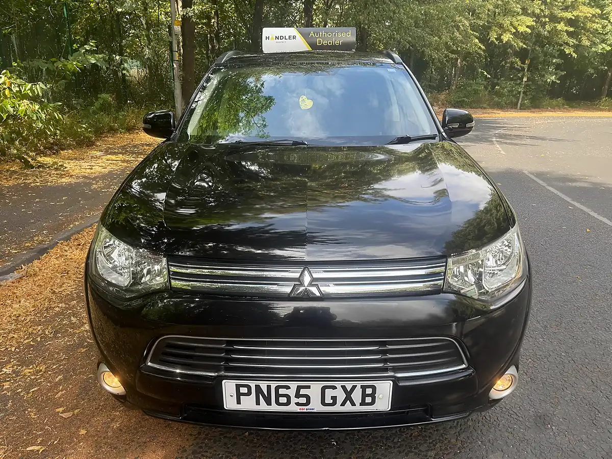 Used 2015 Mitsubishi Outlander GX3h Black - Interior and Exterior details 3