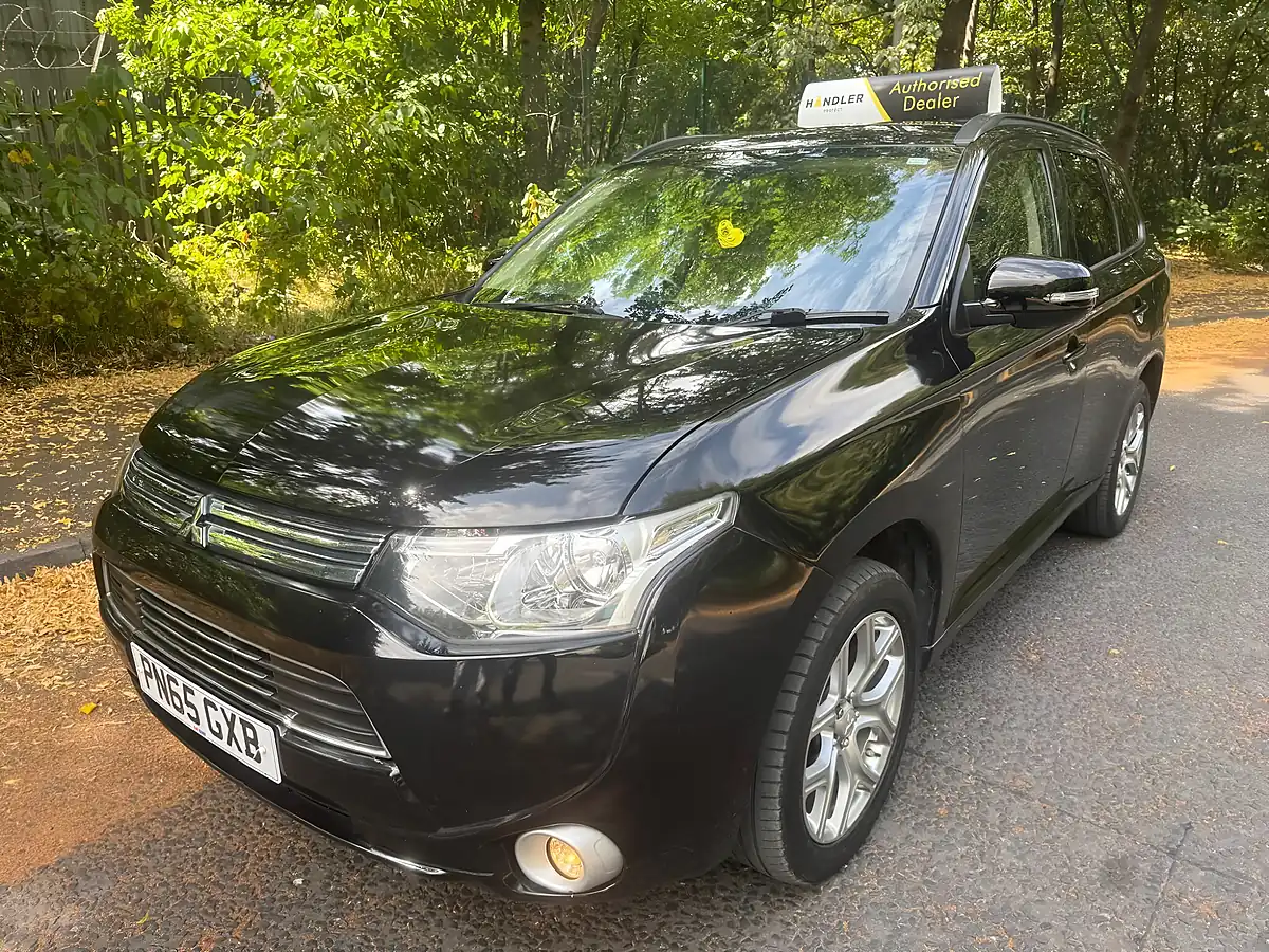 Used 2015 Mitsubishi Outlander GX3h Black - Interior and Exterior details 4