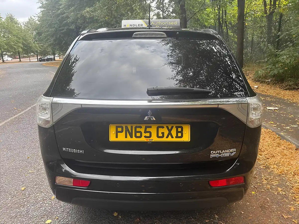 Used 2015 Mitsubishi Outlander GX3h Black - Interior and Exterior details 7