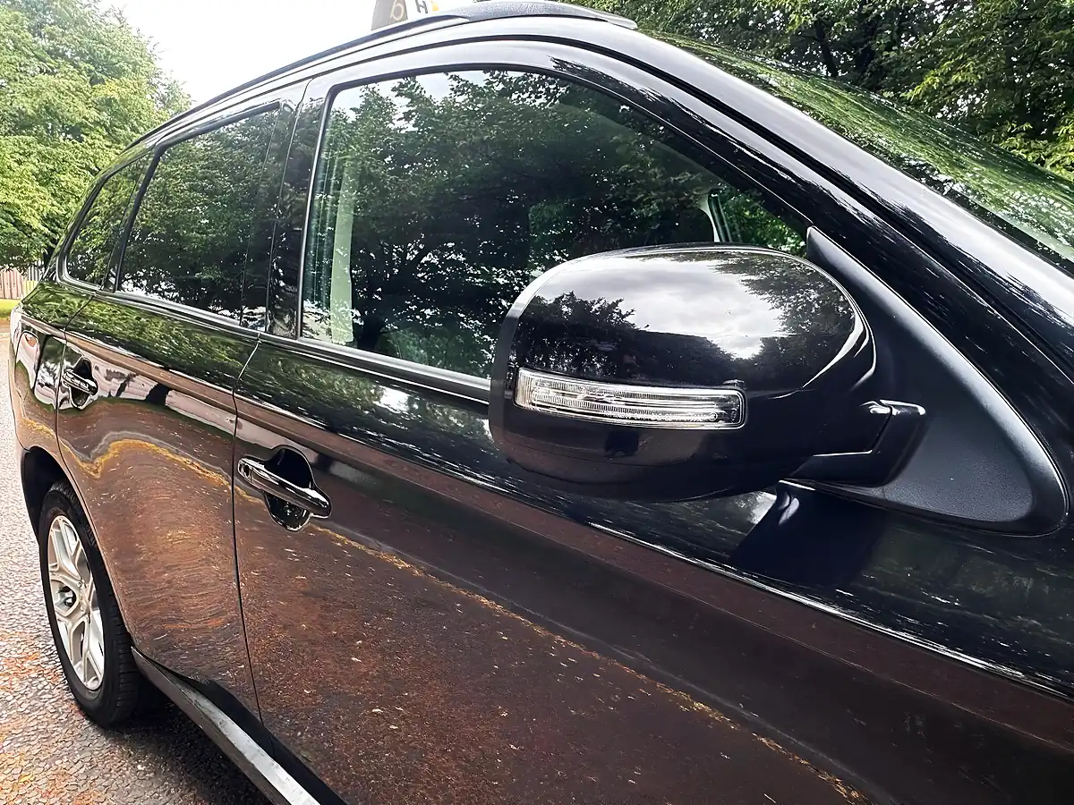 Used 2015 Mitsubishi Outlander GX3h Black - Interior and Exterior details 15