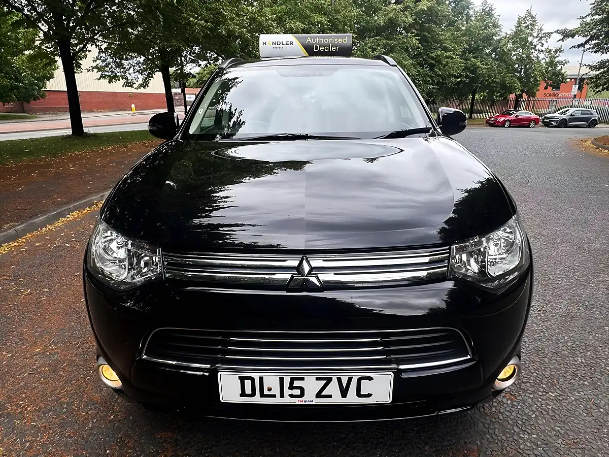 Used 2015 Mitsubishi Outlander GX3h Black - Interior and Exterior details 3