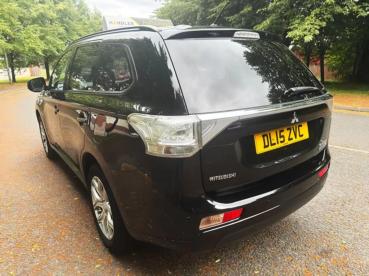 Used 2015 Mitsubishi Outlander GX3h Black - Interior and Exterior details 6