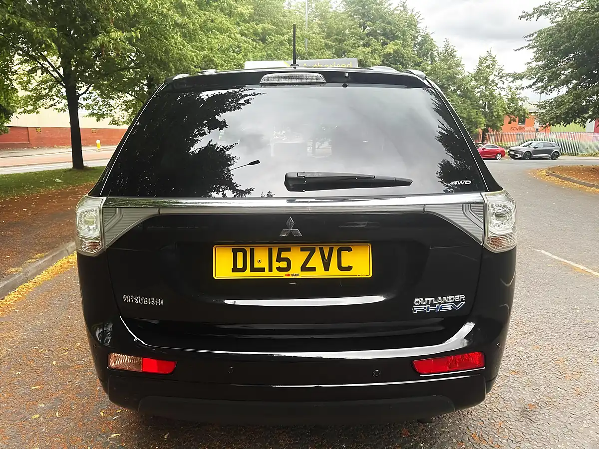 Used 2015 Mitsubishi Outlander GX3h Black - Interior and Exterior details 7