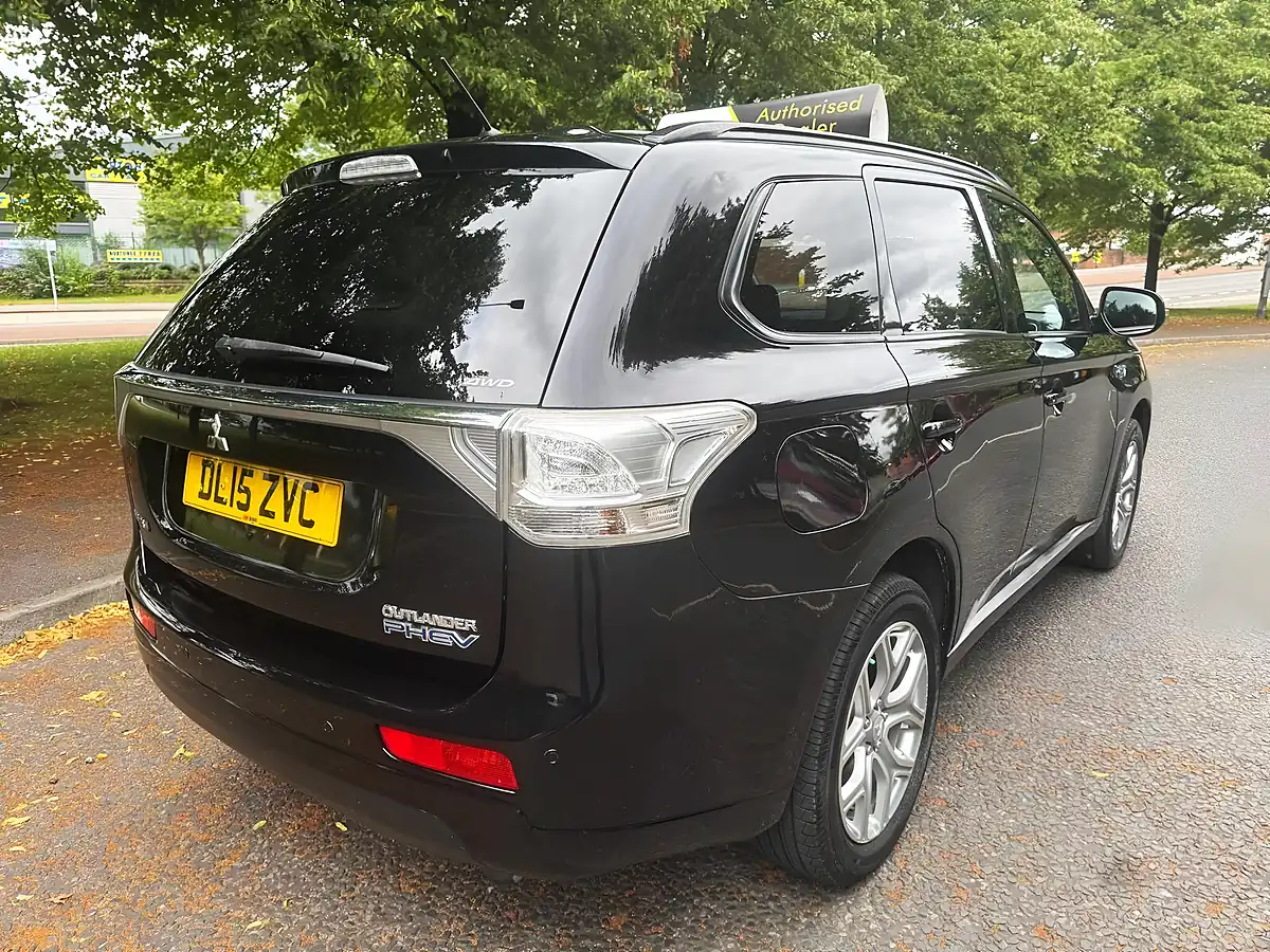 Used 2015 Mitsubishi Outlander GX3h Black - Interior and Exterior details 8