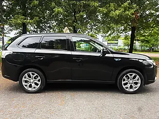 Used 2015 Mitsubishi Outlander GX3h Black - Interior and Exterior details 9