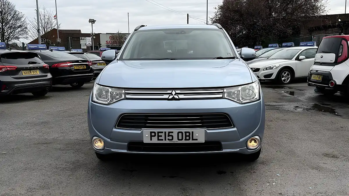 Used 2015 Mitsubishi Outlander GX3h Blue - Interior and Exterior details 8