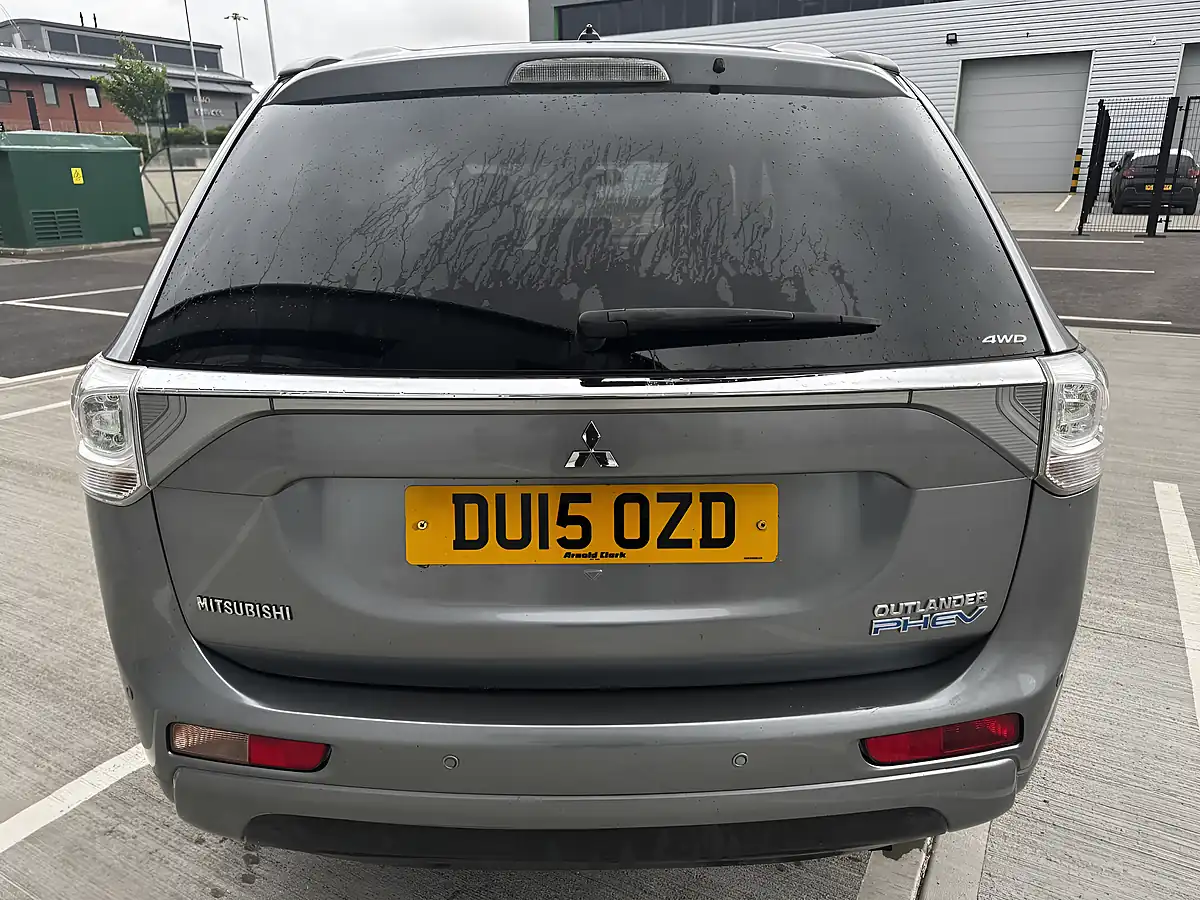 Used 2015 Mitsubishi Outlander GX3h Grey - Interior and Exterior details 10