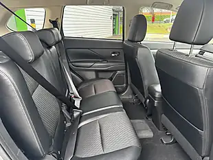 Used 2015 Mitsubishi Outlander GX3h Grey - Interior and Exterior details 12