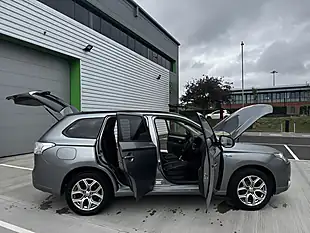 Used 2015 Mitsubishi Outlander GX3h Grey - Interior and Exterior details 13