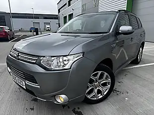 Used 2015 Mitsubishi Outlander GX3h Grey - Interior and Exterior details 4