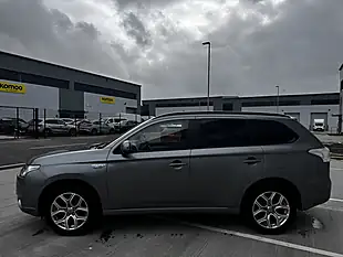 Used 2015 Mitsubishi Outlander GX3h Grey - Interior and Exterior details 8