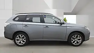 Used 2015 Mitsubishi Outlander GX3h Grey - Interior and Exterior details 5