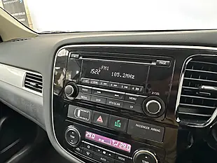 Used 2015 Mitsubishi Outlander GX3h White - Interior and Exterior details 12
