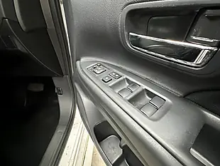 Used 2015 Mitsubishi Outlander GX3h White - Interior and Exterior details 17