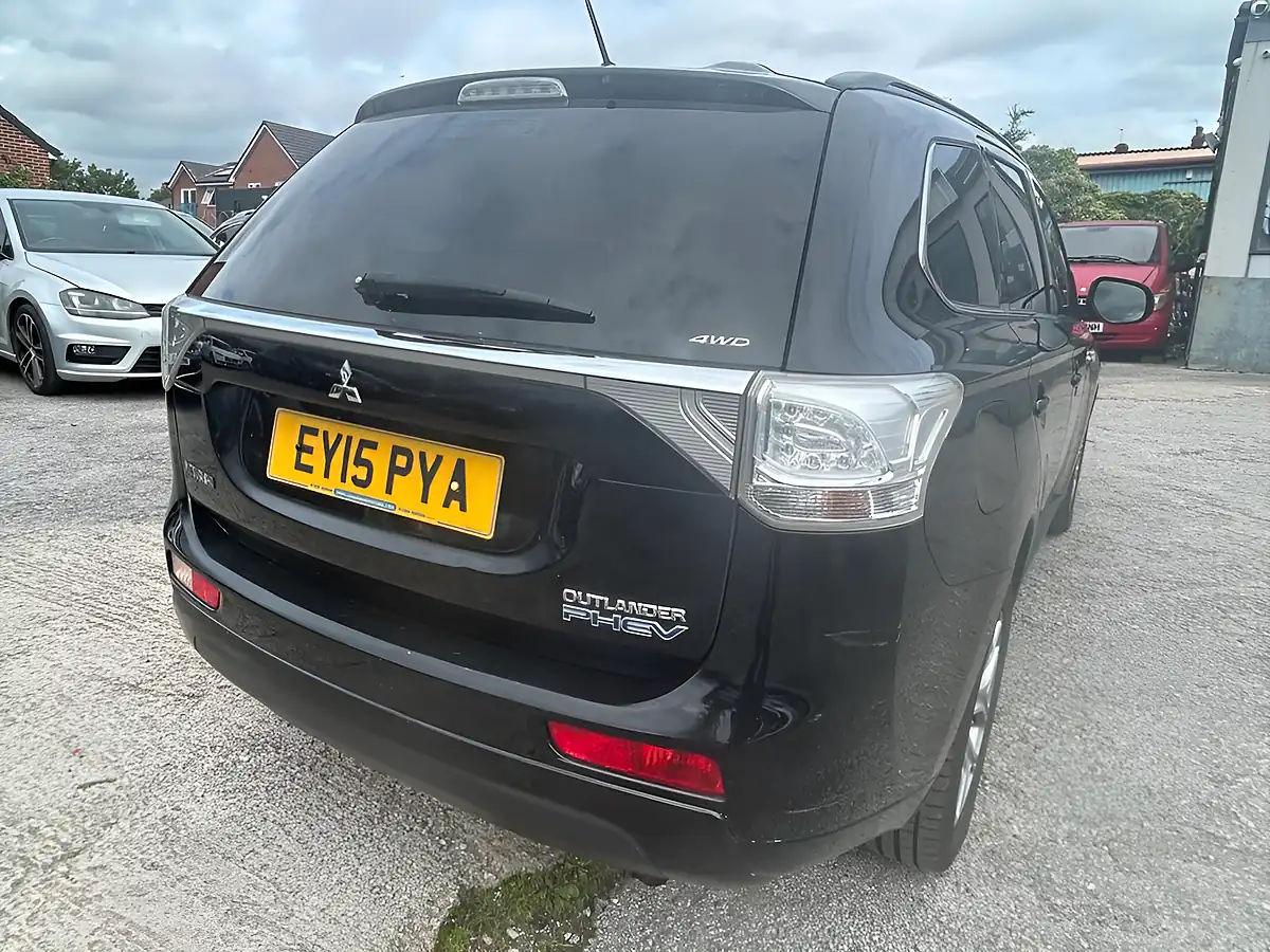 Used 2015 Mitsubishi Outlander GX4h Black - Interior and Exterior details 6