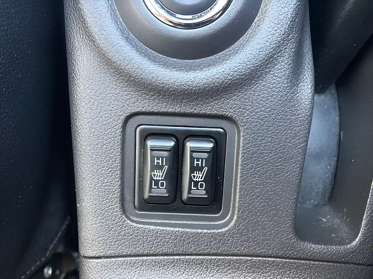 Used 2015 Mitsubishi Outlander GX4h Grey - Interior and Exterior details 15
