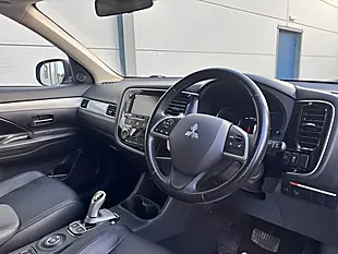 Used 2015 Mitsubishi Outlander GX4h Grey - Interior and Exterior details 17