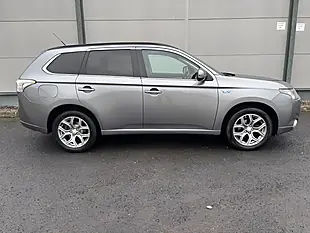 Used 2015 Mitsubishi Outlander GX4h Grey - Interior and Exterior details 5