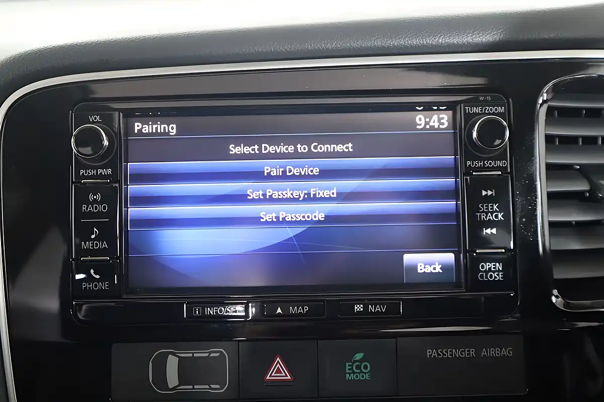Used 2015 Mitsubishi Outlander GX4h Grey - Interior and Exterior details 15