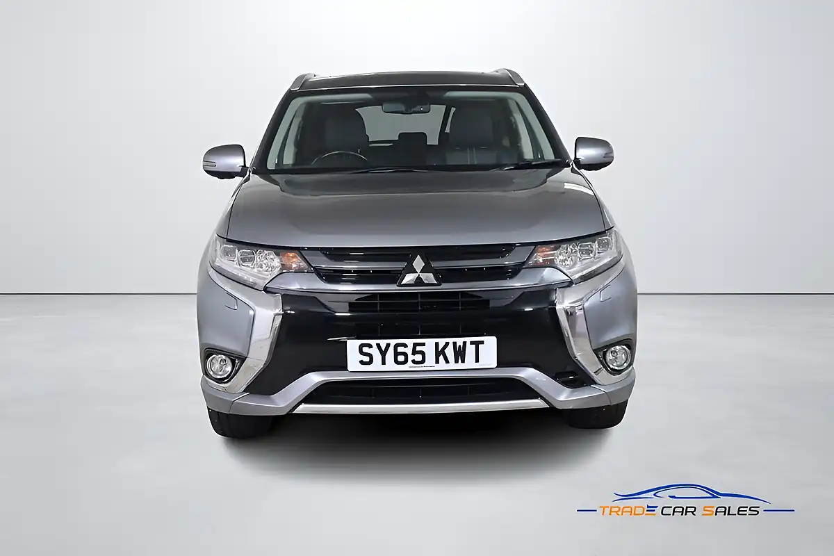Used 2015 Mitsubishi Outlander GX4h Grey - Interior and Exterior details 2