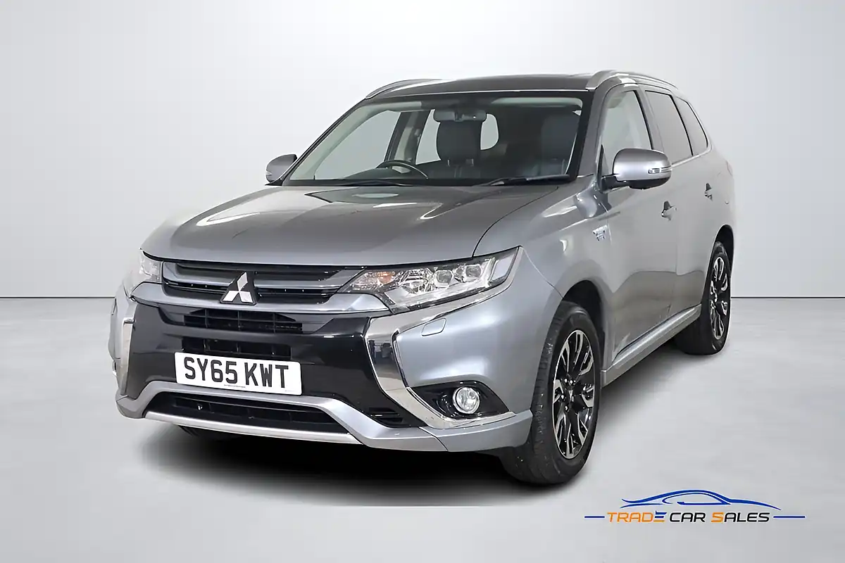 Used 2015 Mitsubishi Outlander GX4h Grey - Interior and Exterior details 3