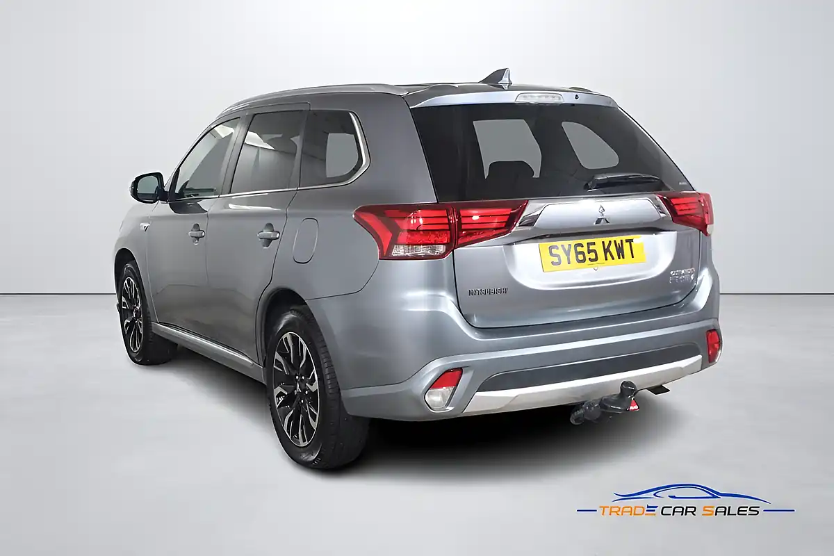 Used 2015 Mitsubishi Outlander GX4h Grey - Interior and Exterior details 4