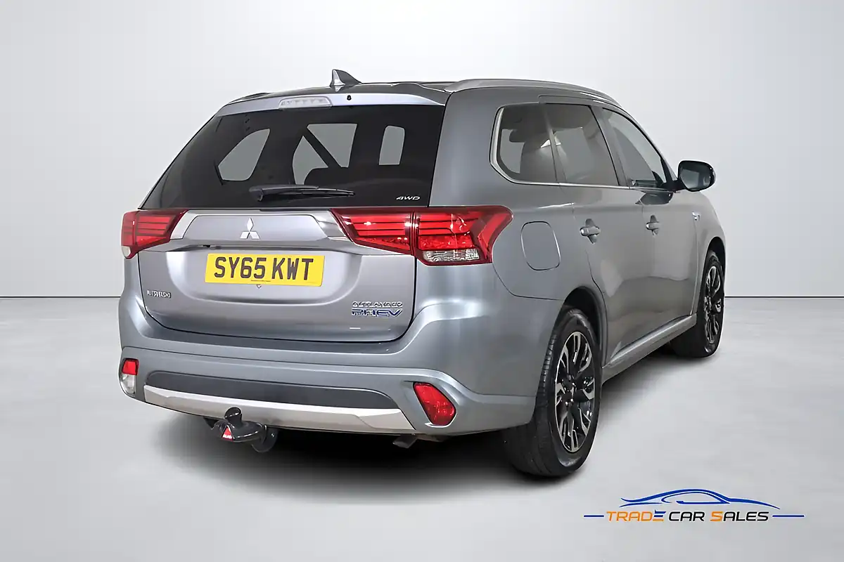 Used 2015 Mitsubishi Outlander GX4h Grey - Interior and Exterior details 6