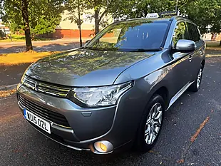 Used 2015 Mitsubishi Outlander GX4h Grey - Interior and Exterior details 4