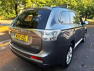 Used 2015 Mitsubishi Outlander GX4h Grey - Interior and Exterior details 8