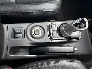 Used 2015 Mitsubishi Outlander GX4h White - Interior and Exterior details 13