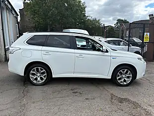 Used 2015 Mitsubishi Outlander GX4h White - Interior and Exterior details 2