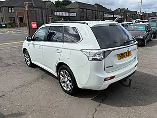 Used 2015 Mitsubishi Outlander GX4h White - Interior and Exterior details 5