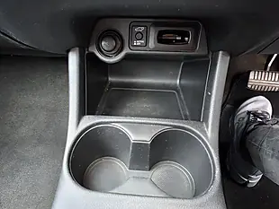 Used 2015 Mitsubishi Outlander GX4S White - Interior and Exterior details 16
