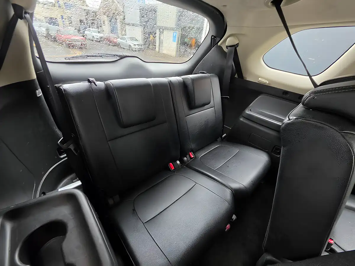 Used 2015 Mitsubishi Outlander GX4S White - Interior and Exterior details 17