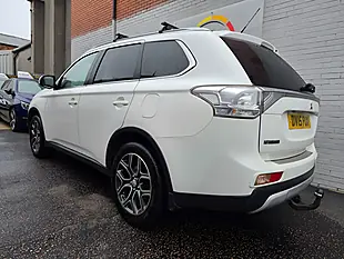 Used 2015 Mitsubishi Outlander GX4S White - Interior and Exterior details 4