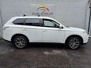 Used 2015 Mitsubishi Outlander GX4S White - Interior and Exterior details 9