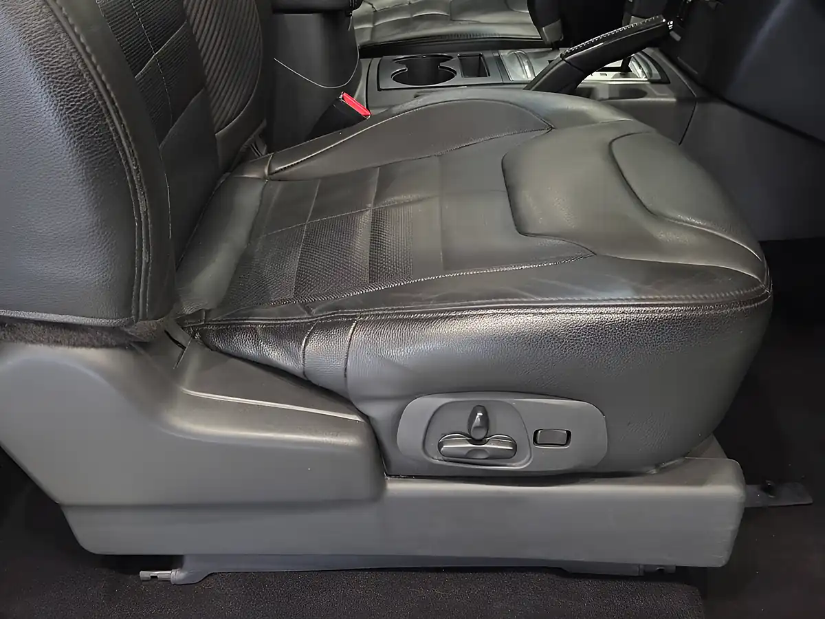 Used 2015 Mitsubishi Shogun Barbarian White - Interior and Exterior details 10