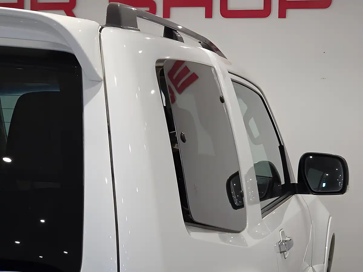 Used 2015 Mitsubishi Shogun Barbarian White - Interior and Exterior details 13