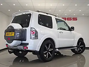 Used 2015 Mitsubishi Shogun Barbarian White - Interior and Exterior details 6