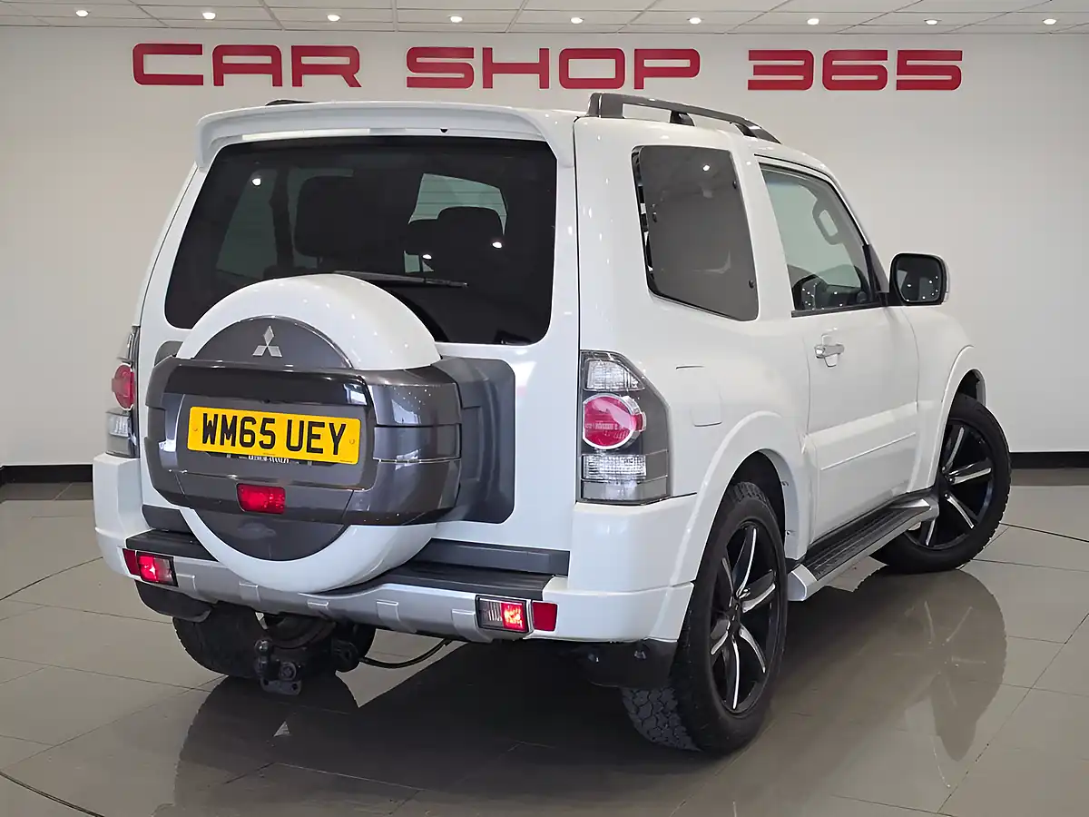 Used 2015 Mitsubishi Shogun Barbarian White - Interior and Exterior details 7