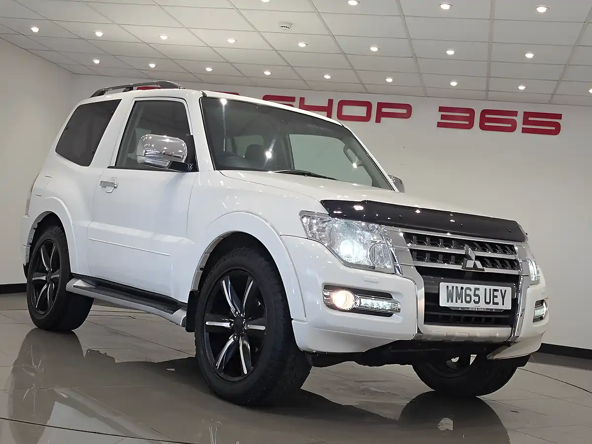 Used 2015 Mitsubishi Shogun Barbarian White - Interior and Exterior details 9