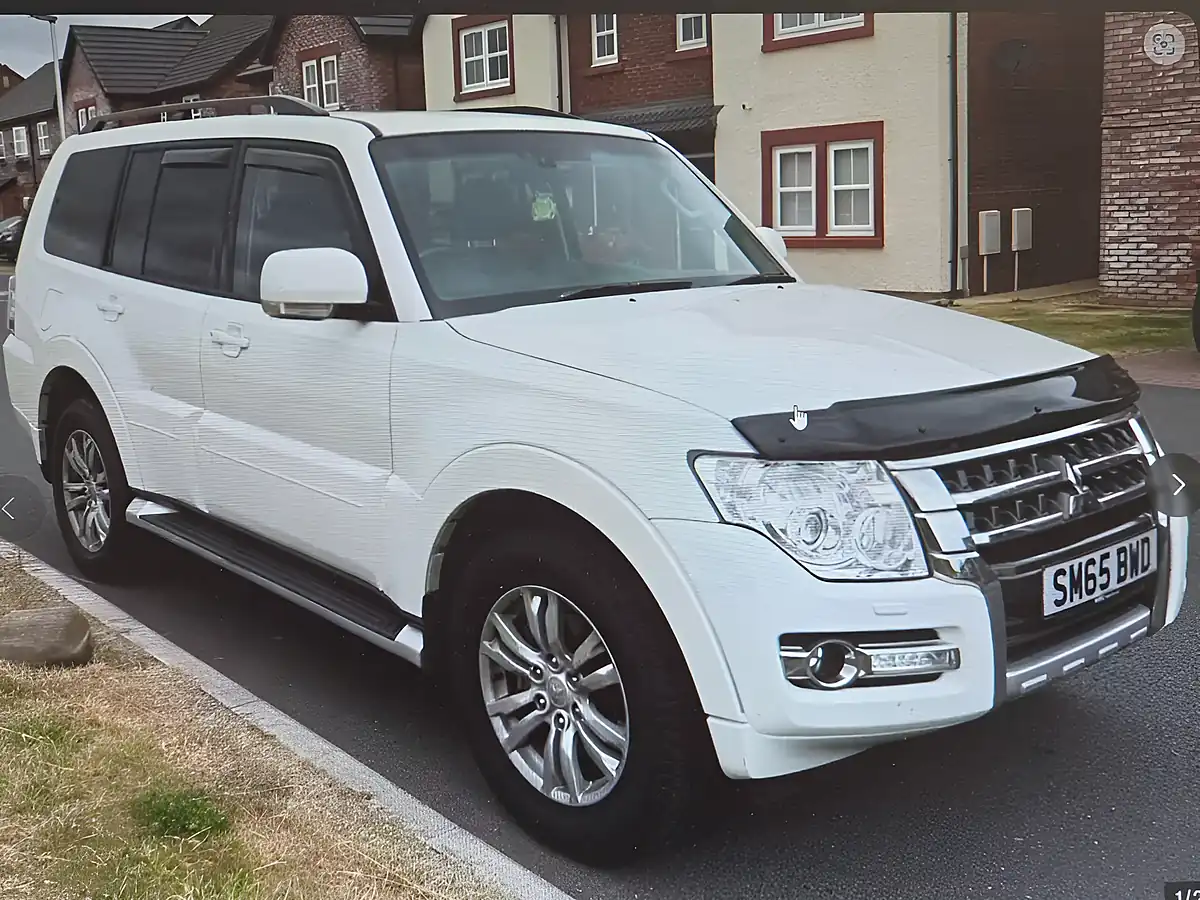 Used 2015 Mitsubishi Shogun SG3 White - Interior and Exterior details 4